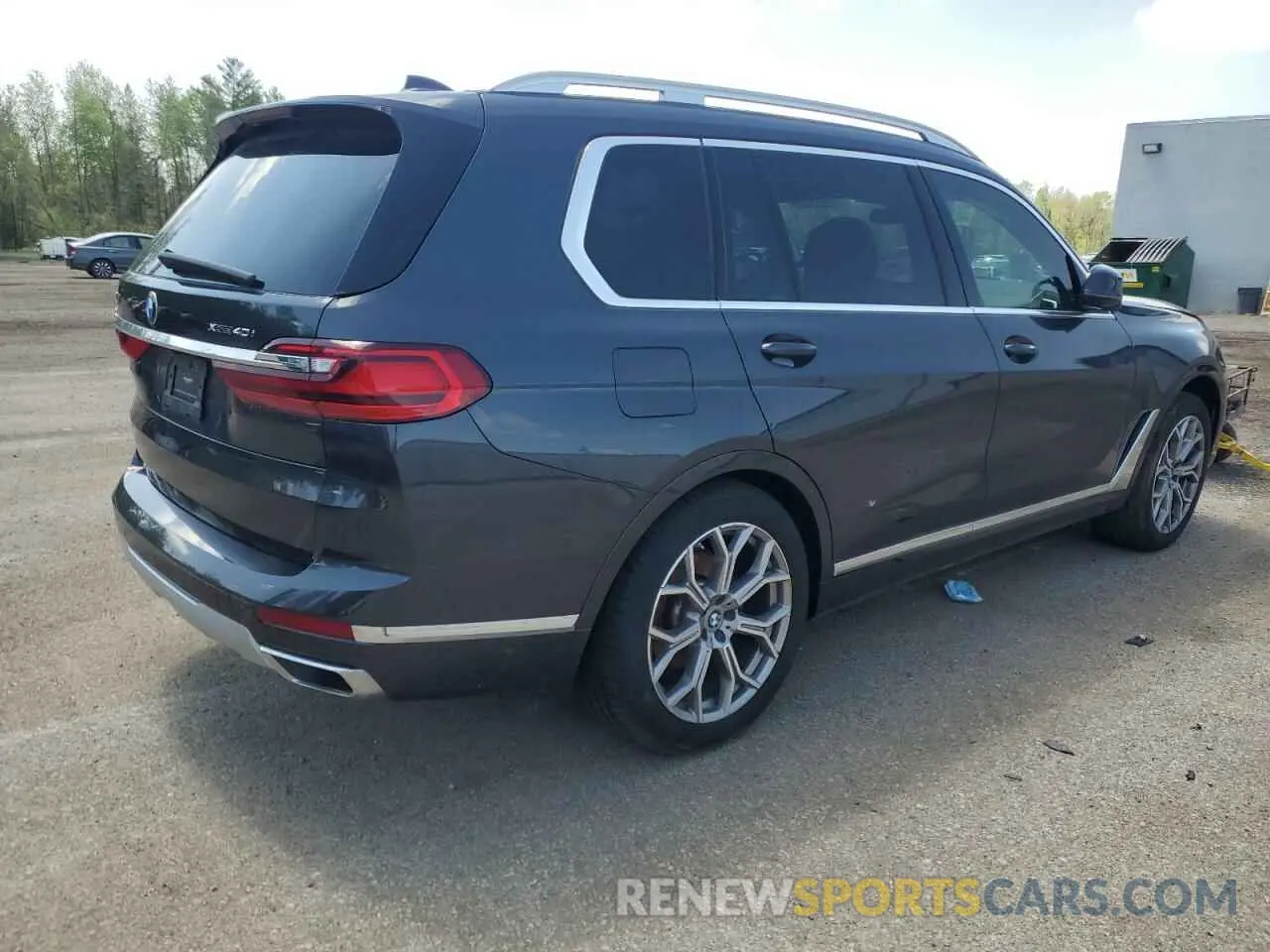 3 Photograph of a damaged car 5UXCW2C02N9L77305 BMW X7 2022