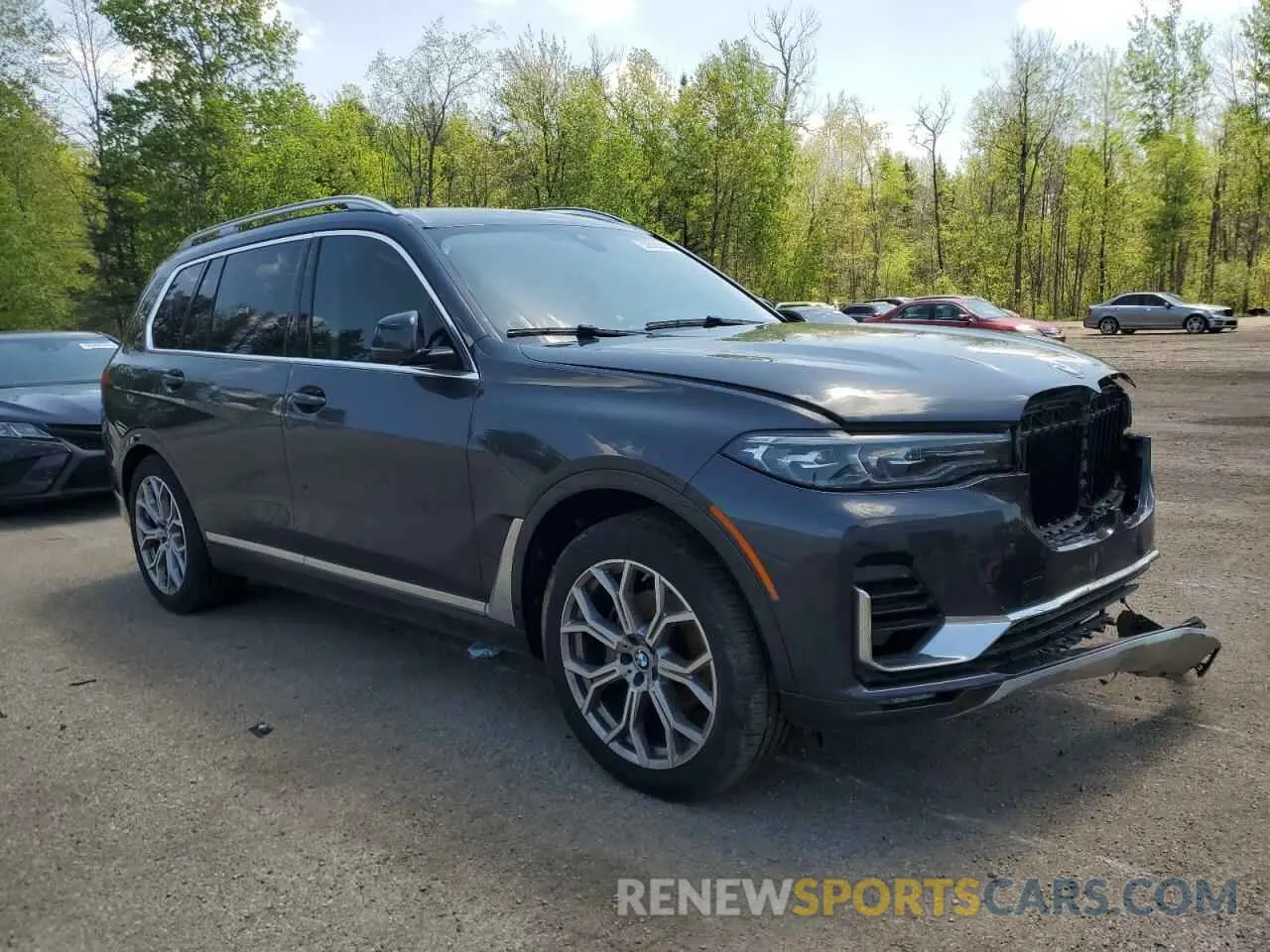 4 Photograph of a damaged car 5UXCW2C02N9L77305 BMW X7 2022