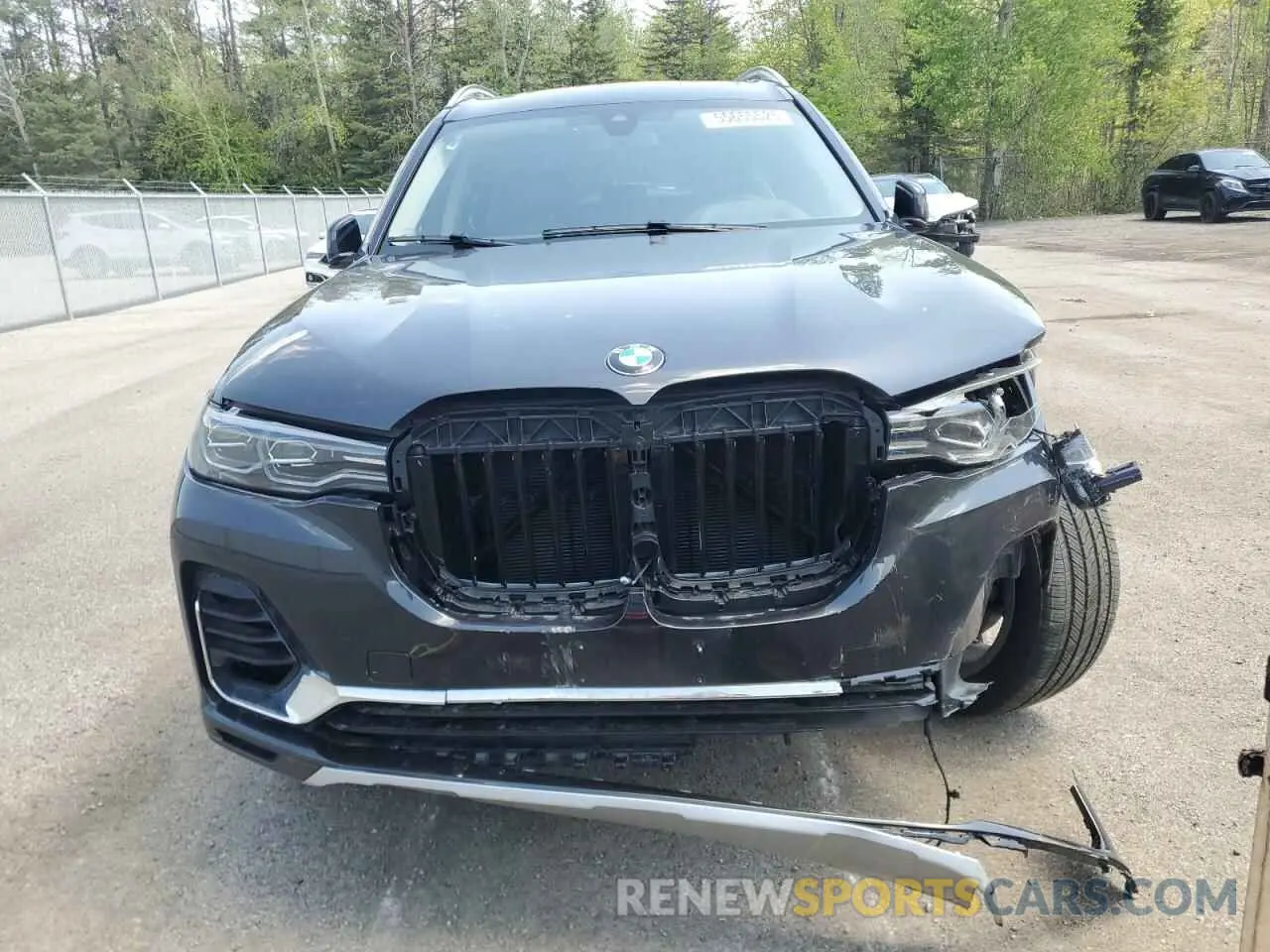 5 Photograph of a damaged car 5UXCW2C02N9L77305 BMW X7 2022