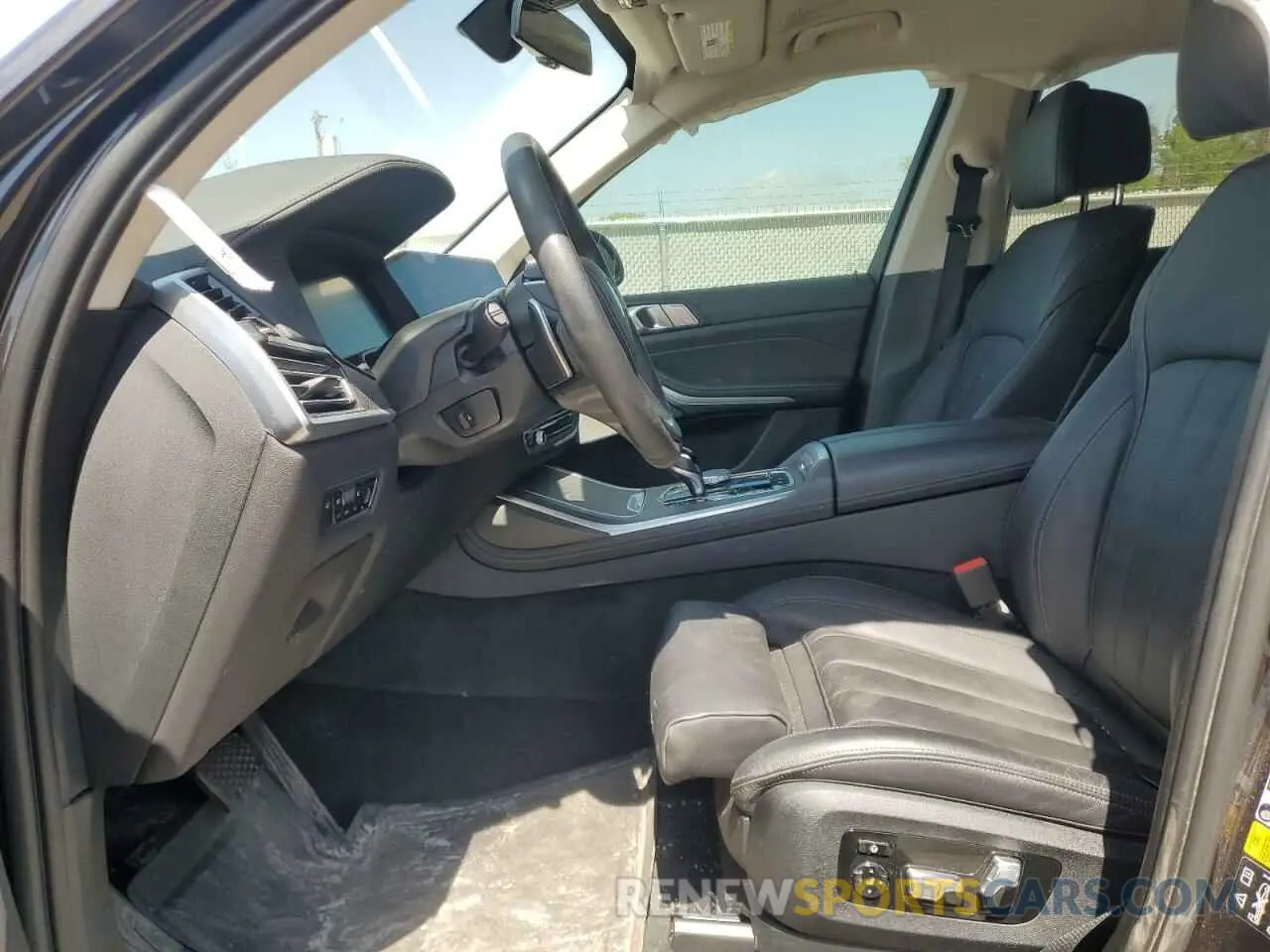 7 Photograph of a damaged car 5UXCW2C02N9L77305 BMW X7 2022