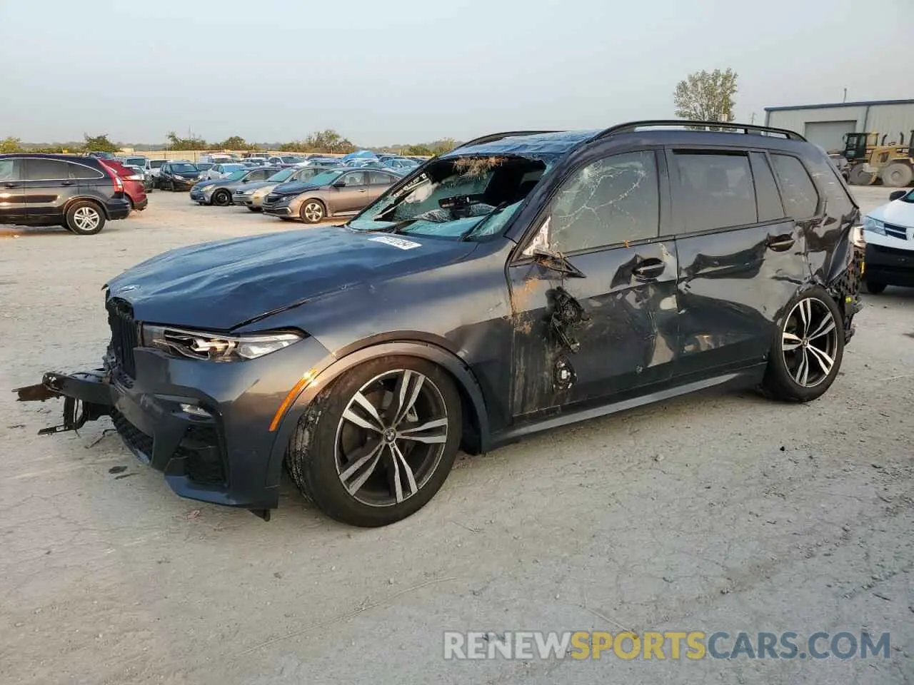 1 Photograph of a damaged car 5UXCW2C02N9M48552 BMW X7 2022
