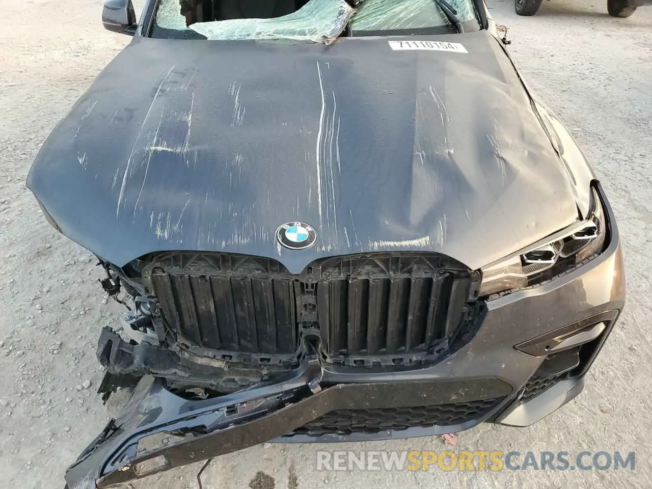 12 Photograph of a damaged car 5UXCW2C02N9M48552 BMW X7 2022