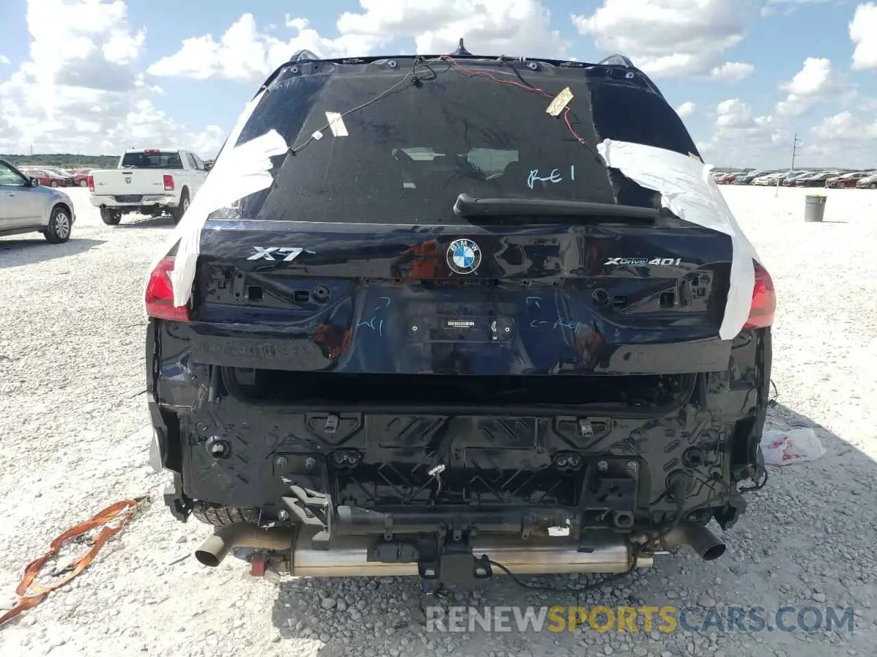 6 Photograph of a damaged car 5UXCW2C02N9M85536 BMW X7 2022