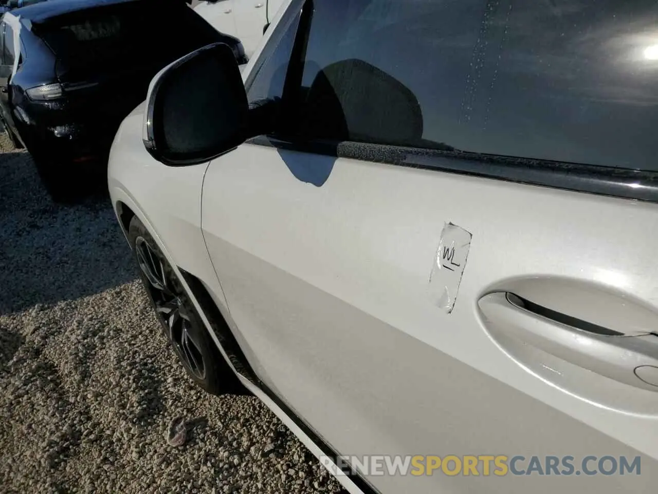 13 Photograph of a damaged car 5UXCW2C02N9M94818 BMW X7 2022