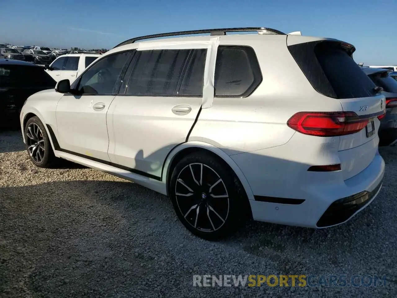 2 Photograph of a damaged car 5UXCW2C02N9M94818 BMW X7 2022