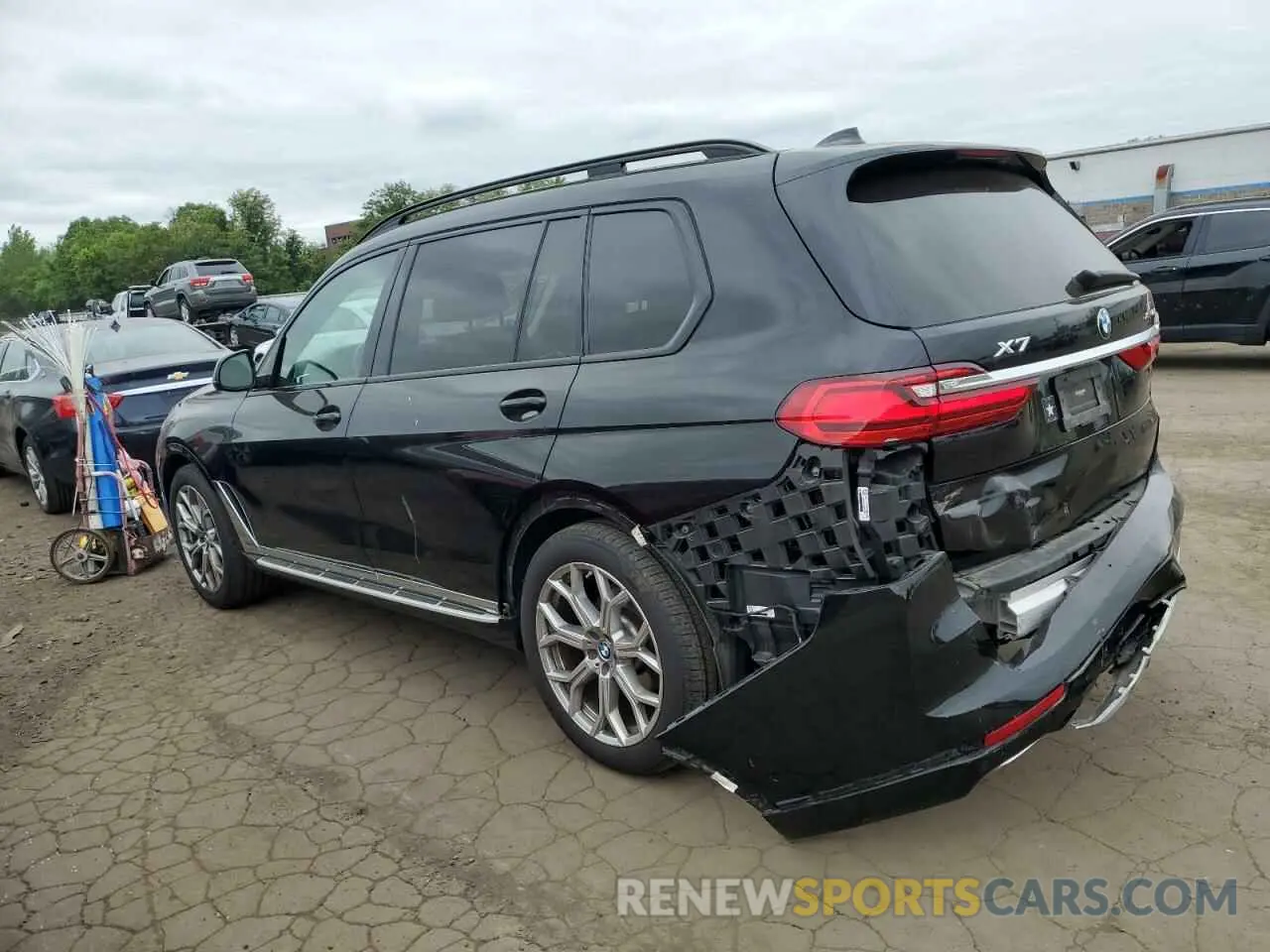 2 Photograph of a damaged car 5UXCW2C03N9M08416 BMW X7 2022