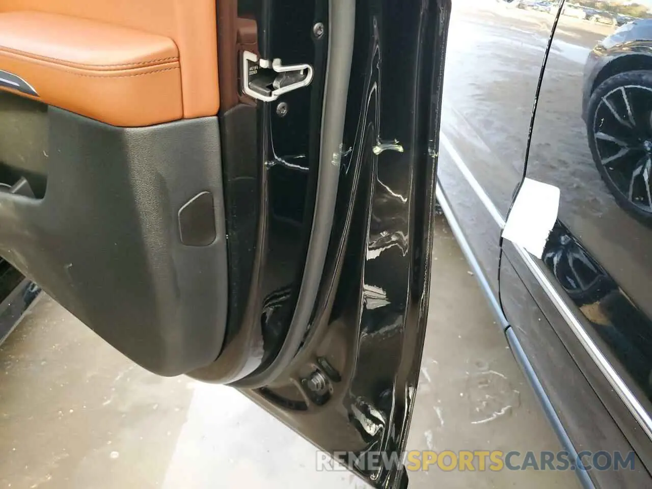 13 Photograph of a damaged car 5UXCW2C03N9M34529 BMW X7 2022