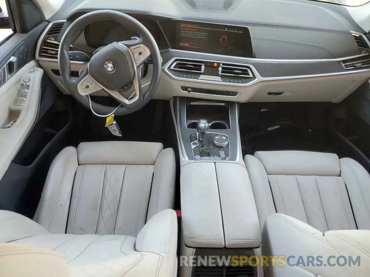 8 Photograph of a damaged car 5UXCW2C04N9M56782 BMW X7 2022