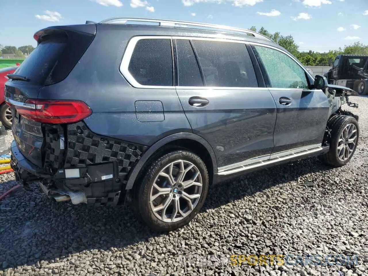 3 Photograph of a damaged car 5UXCW2C04N9M58810 BMW X7 2022