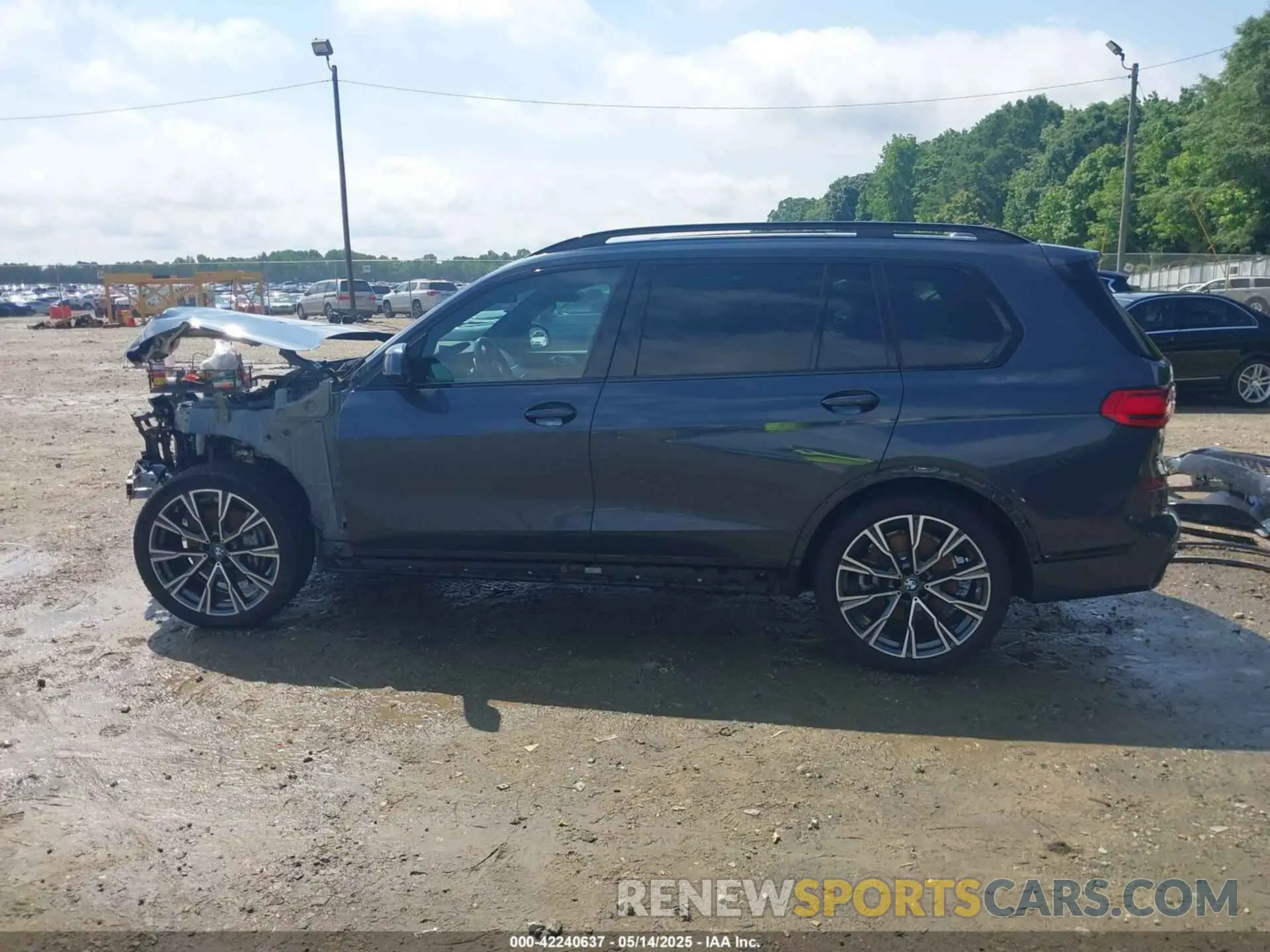 15 Photograph of a damaged car 5UXCW2C04N9M67247 BMW X7 2022