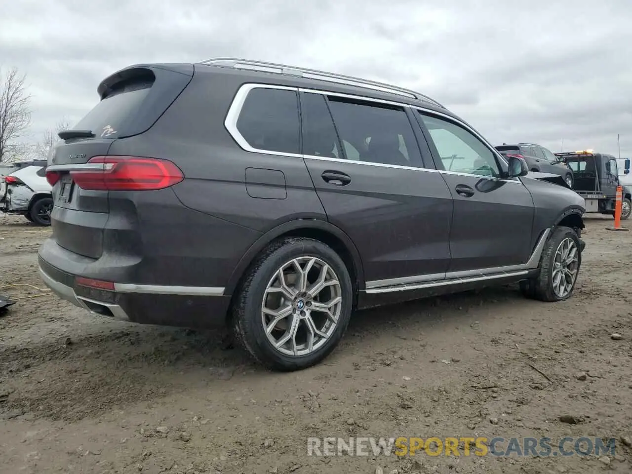 3 Photograph of a damaged car 5UXCW2C04N9M75073 BMW X7 2022