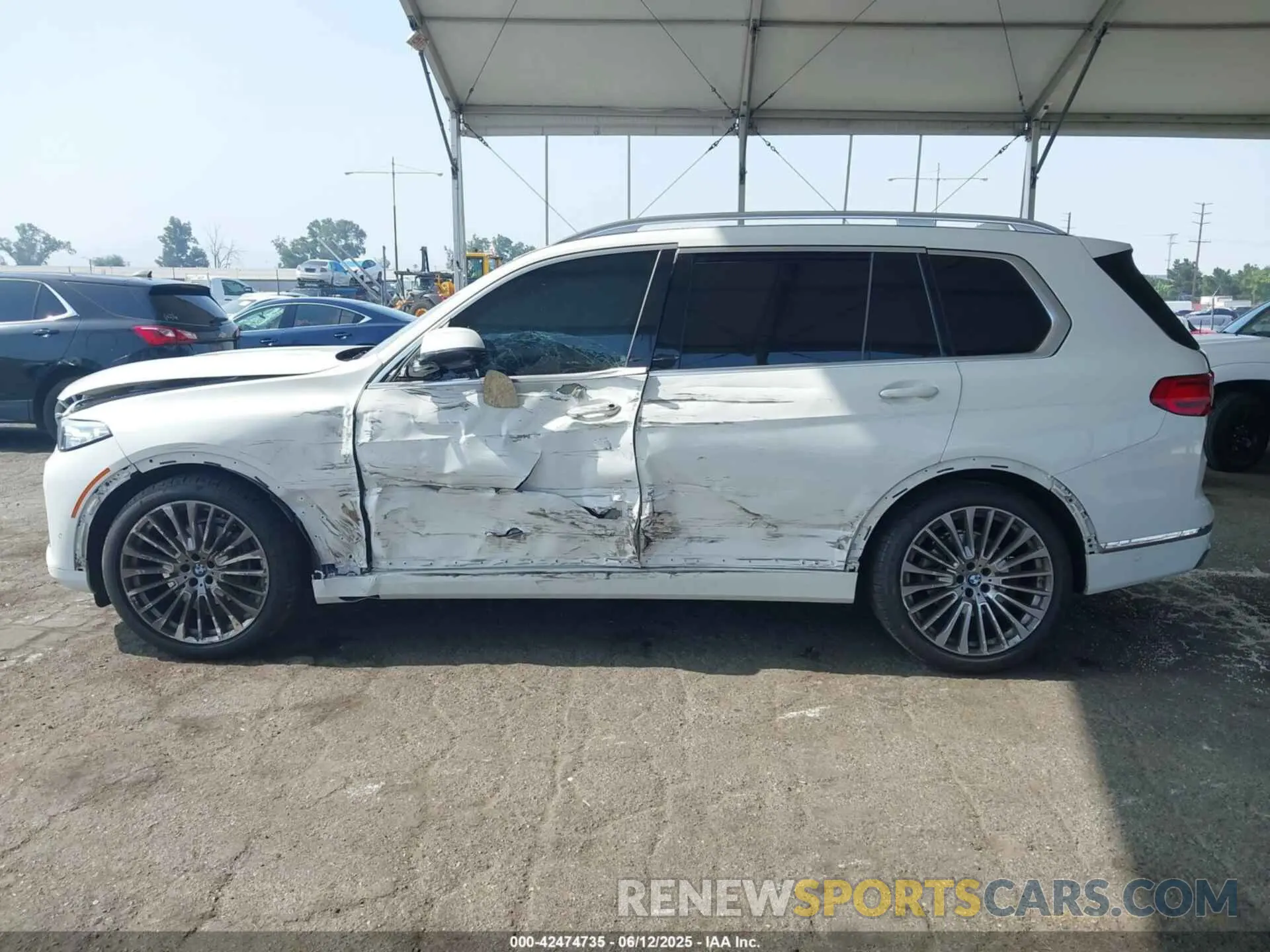 15 Photograph of a damaged car 5UXCW2C05N9K94760 BMW X7 2022