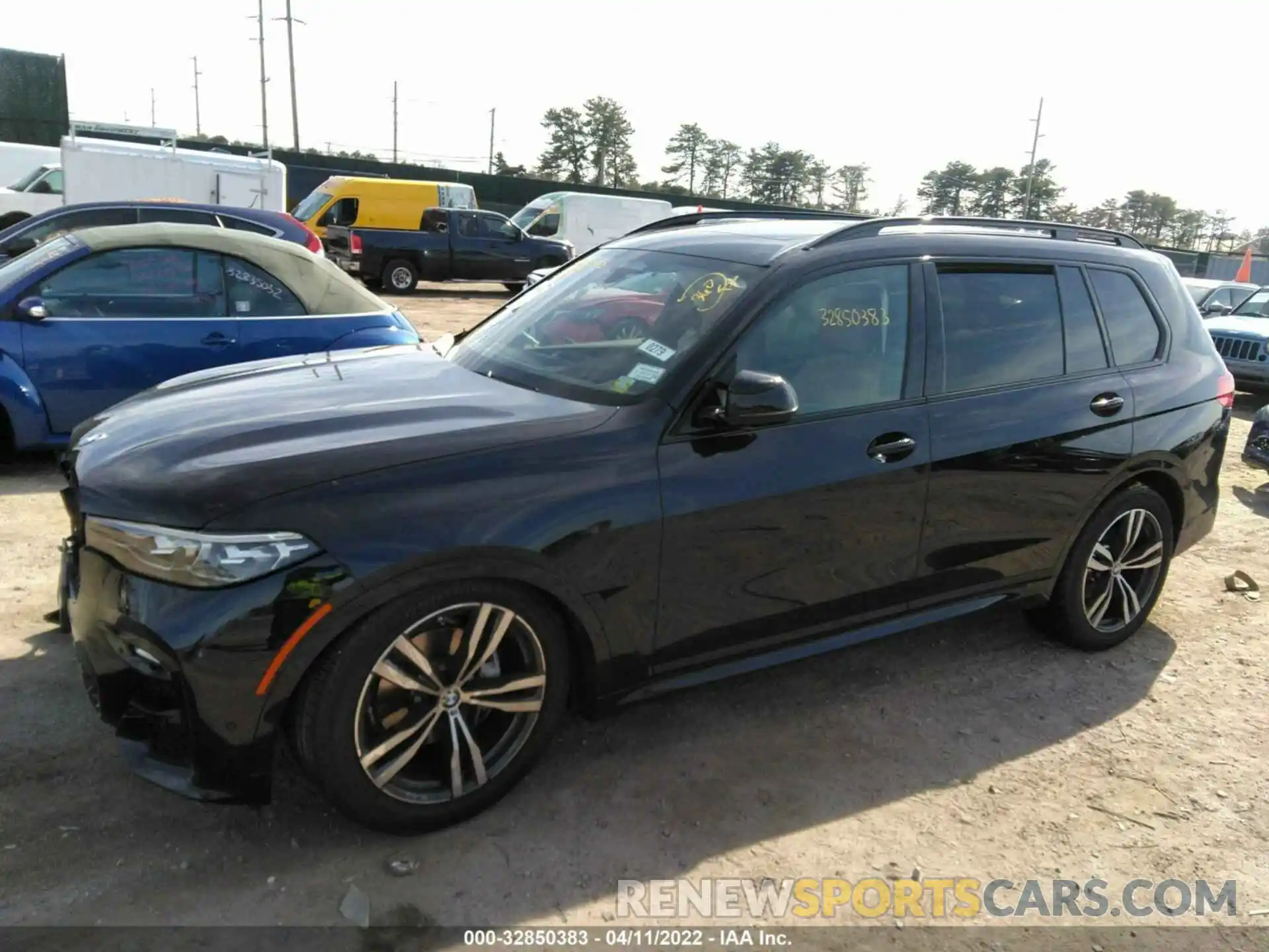 2 Photograph of a damaged car 5UXCW2C05N9L11623 BMW X7 2022