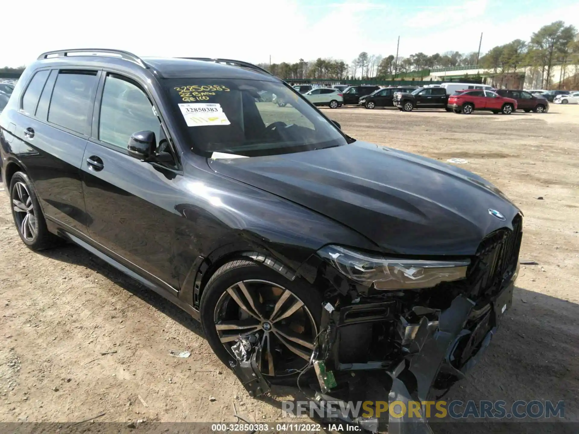 6 Photograph of a damaged car 5UXCW2C05N9L11623 BMW X7 2022