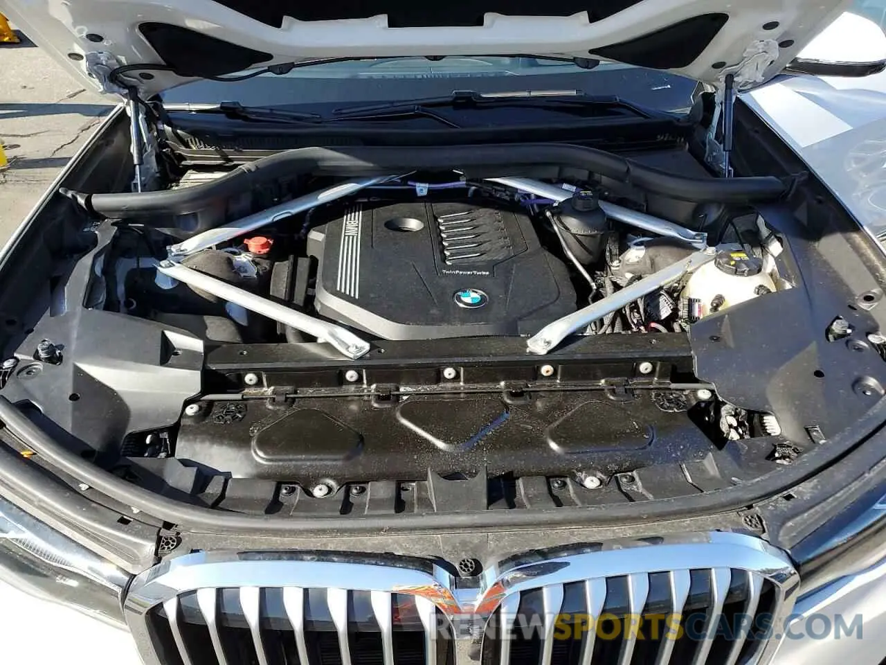 12 Photograph of a damaged car 5UXCW2C05N9L18667 BMW X7 2022