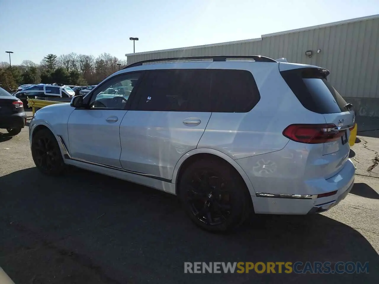 2 Photograph of a damaged car 5UXCW2C05N9L18667 BMW X7 2022