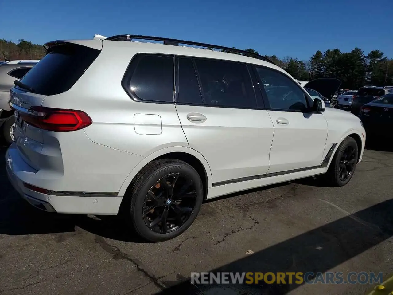 3 Photograph of a damaged car 5UXCW2C05N9L18667 BMW X7 2022