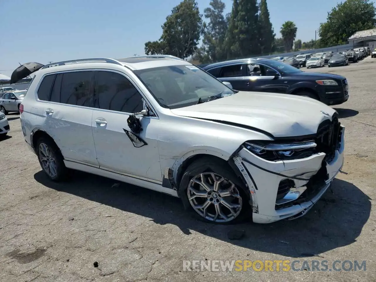 4 Photograph of a damaged car 5UXCW2C05N9L59302 BMW X7 2022