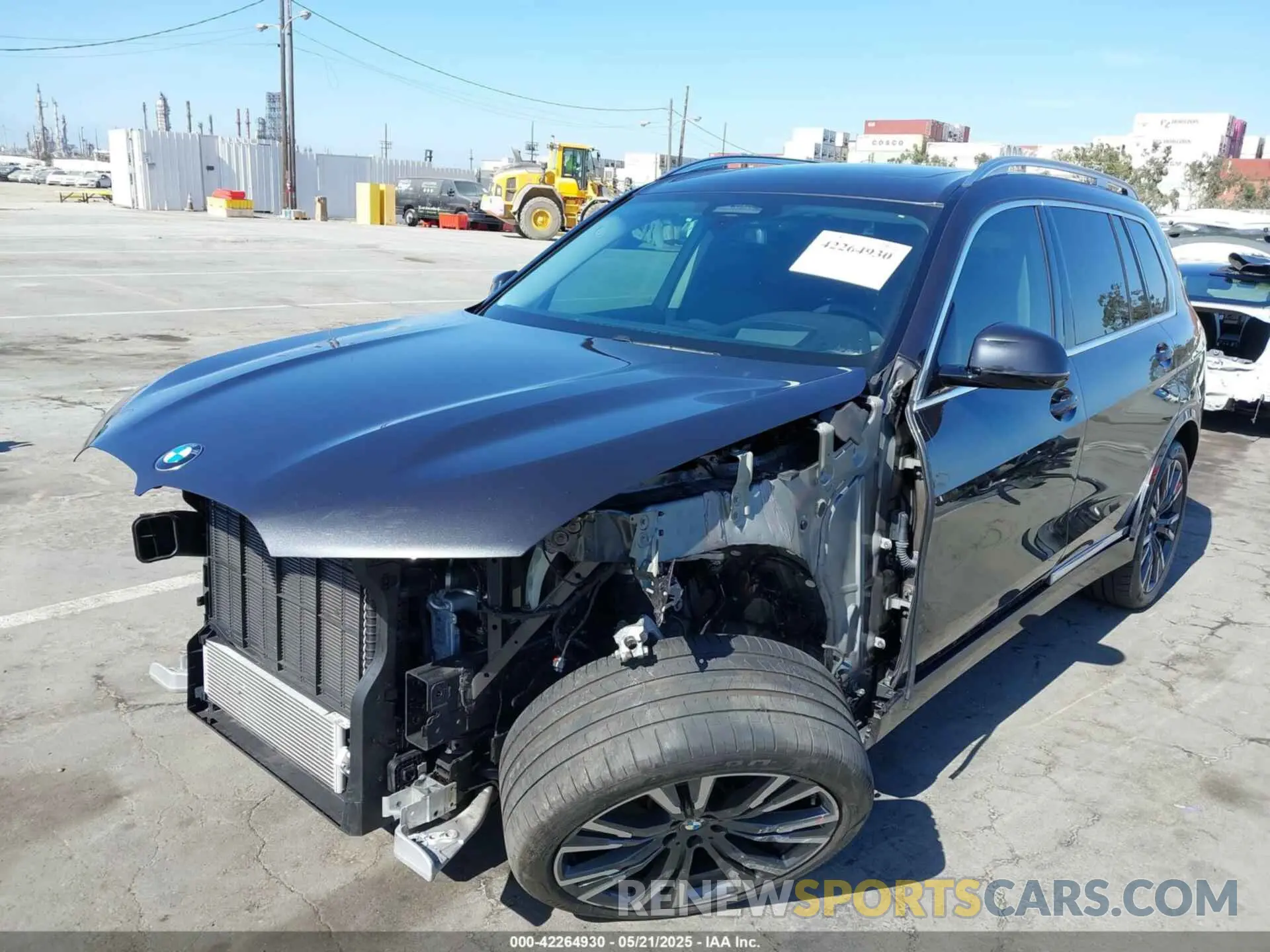6 Photograph of a damaged car 5UXCW2C05N9L92333 BMW X7 2022