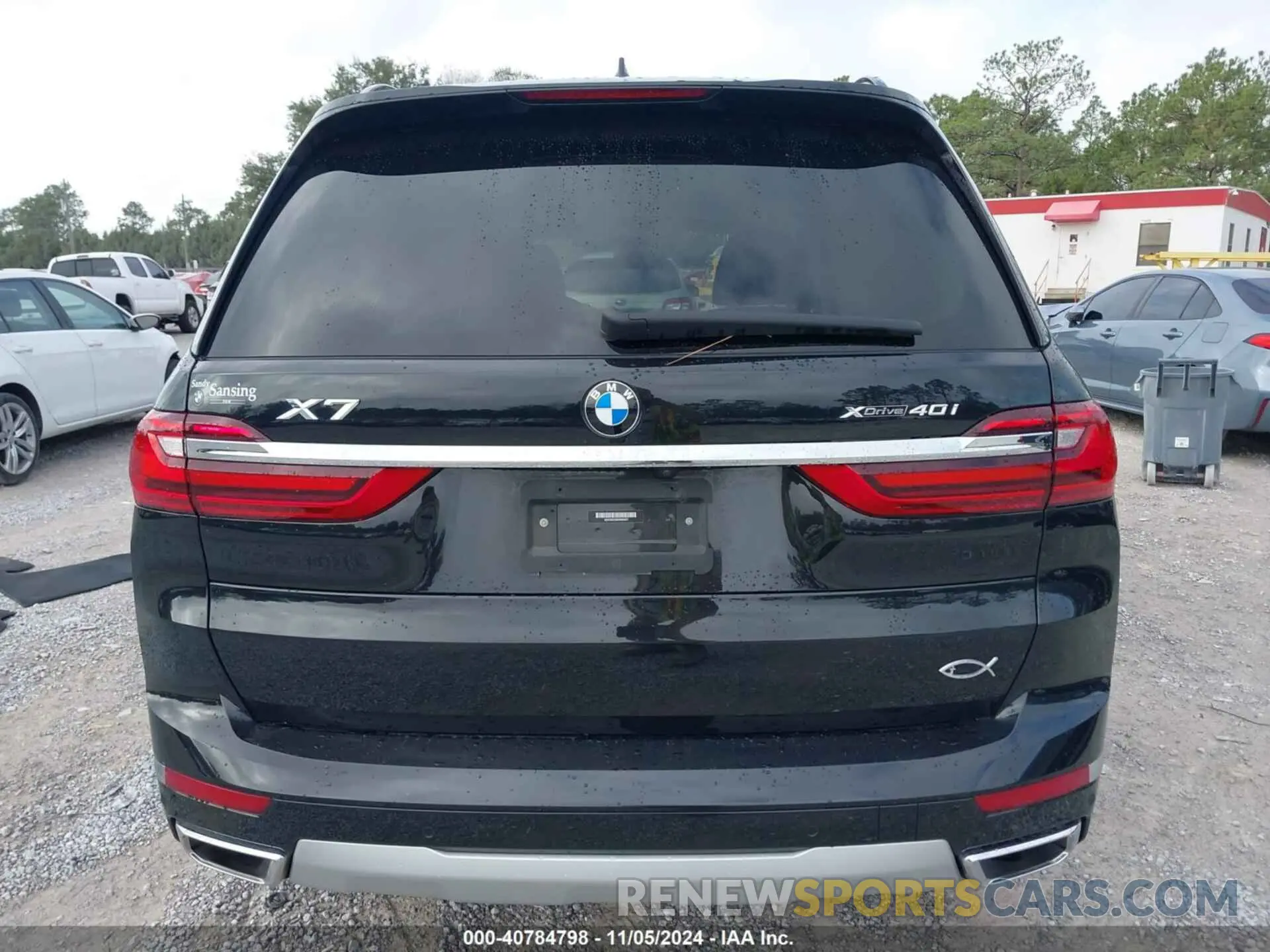15 Photograph of a damaged car 5UXCW2C05N9N04631 BMW X7 2022