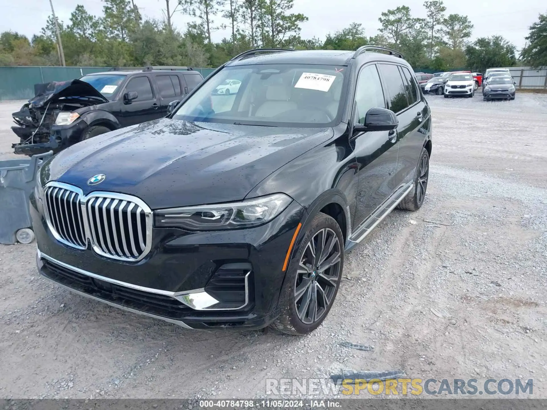 2 Photograph of a damaged car 5UXCW2C05N9N04631 BMW X7 2022