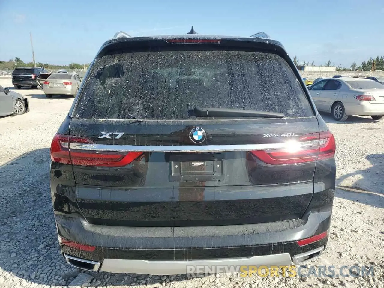 6 Photograph of a damaged car 5UXCW2C06N9J99673 BMW X7 2022