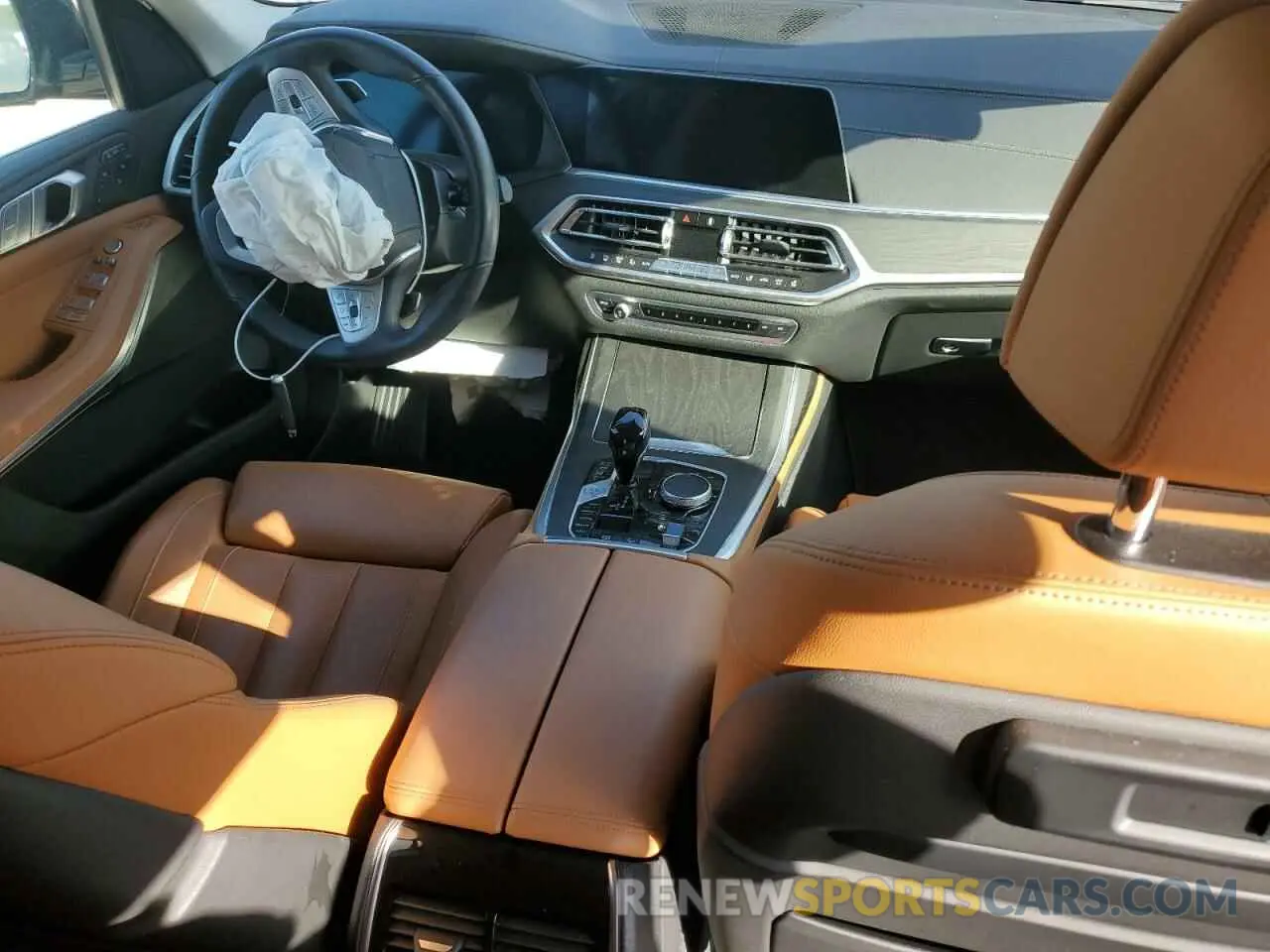8 Photograph of a damaged car 5UXCW2C06N9J99673 BMW X7 2022