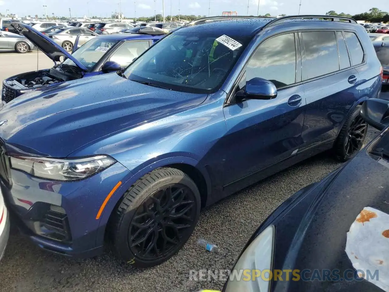 1 Photograph of a damaged car 5UXCW2C06N9K03964 BMW X7 2022