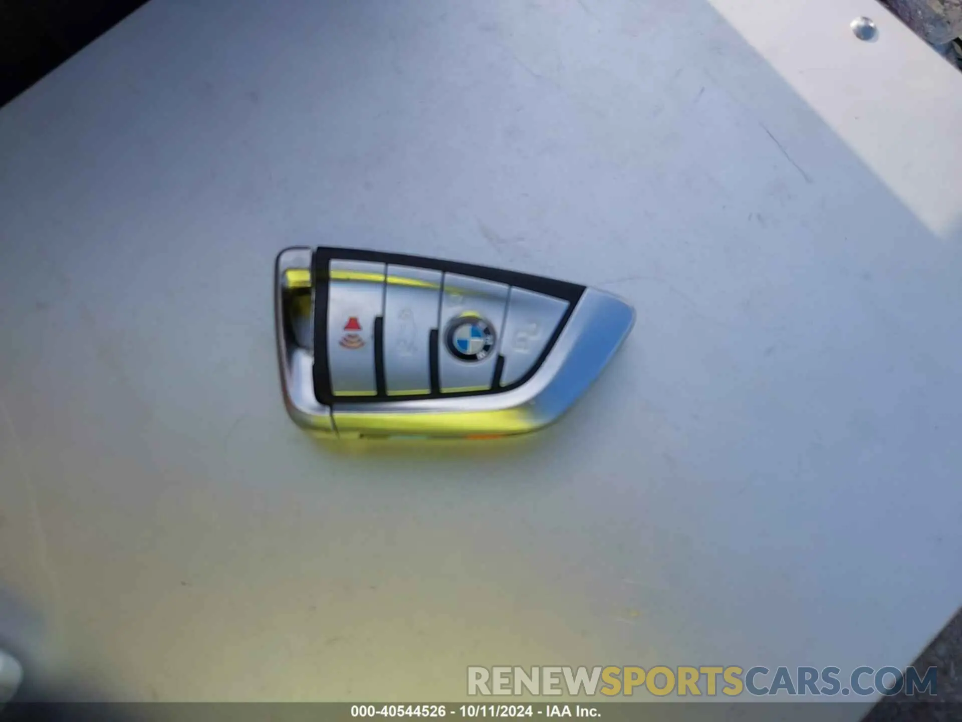 11 Photograph of a damaged car 5UXCW2C06N9K77983 BMW X7 2022