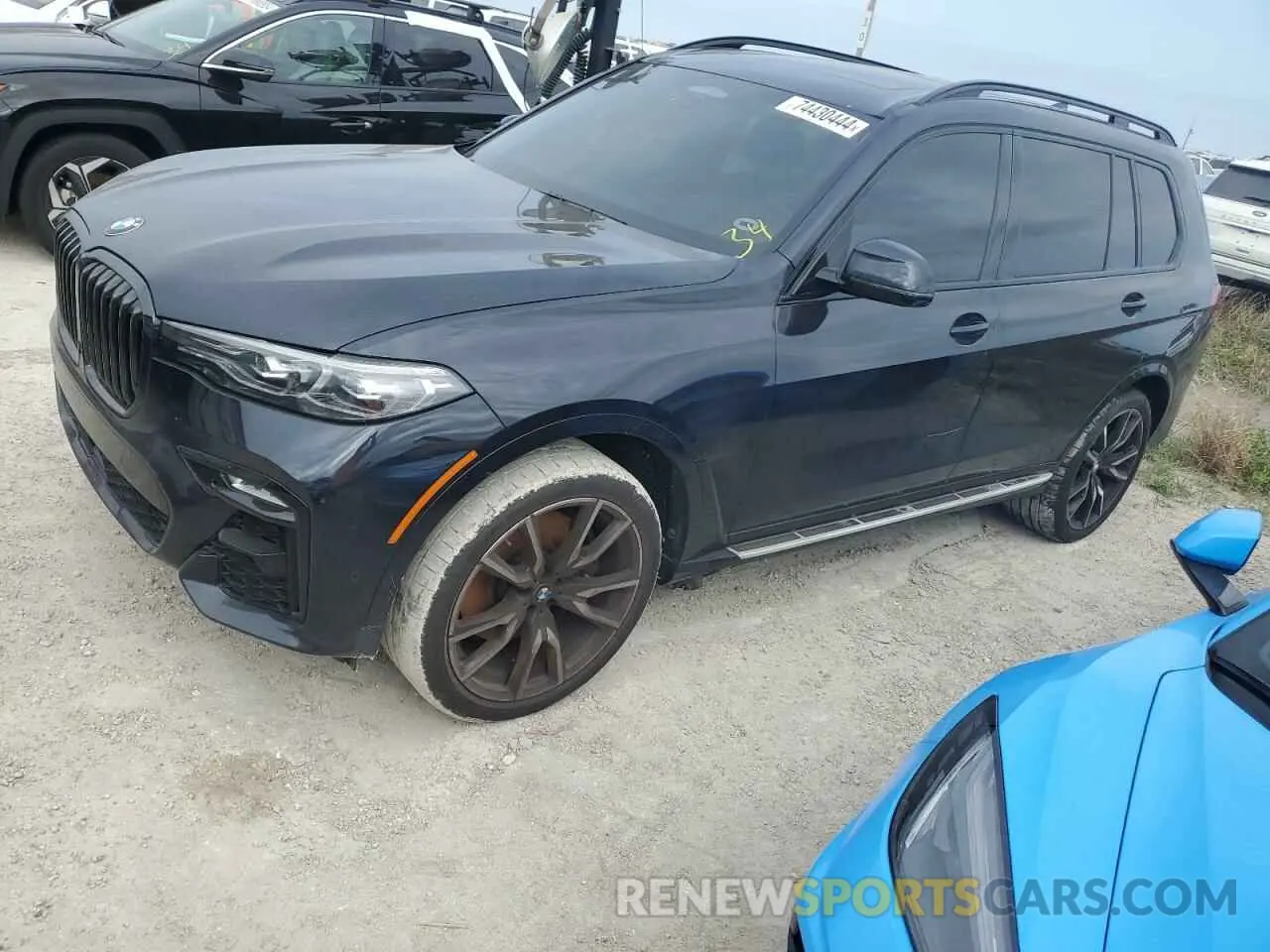 1 Photograph of a damaged car 5UXCW2C06N9N03228 BMW X7 2022