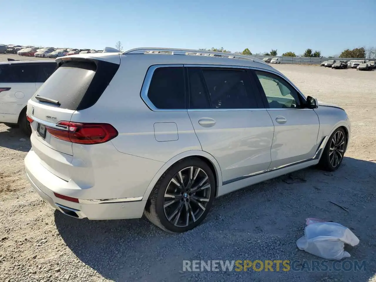 3 Photograph of a damaged car 5UXCW2C06N9N12916 BMW X7 2022