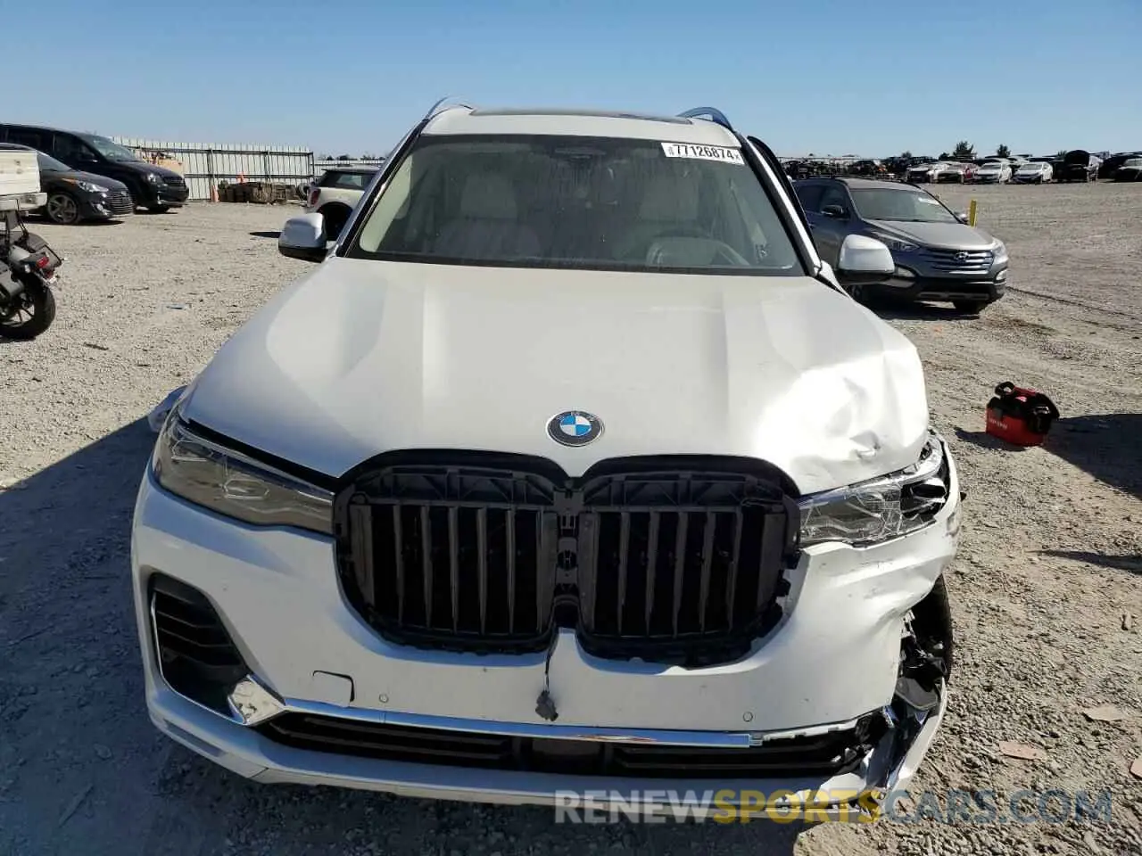 5 Photograph of a damaged car 5UXCW2C06N9N12916 BMW X7 2022