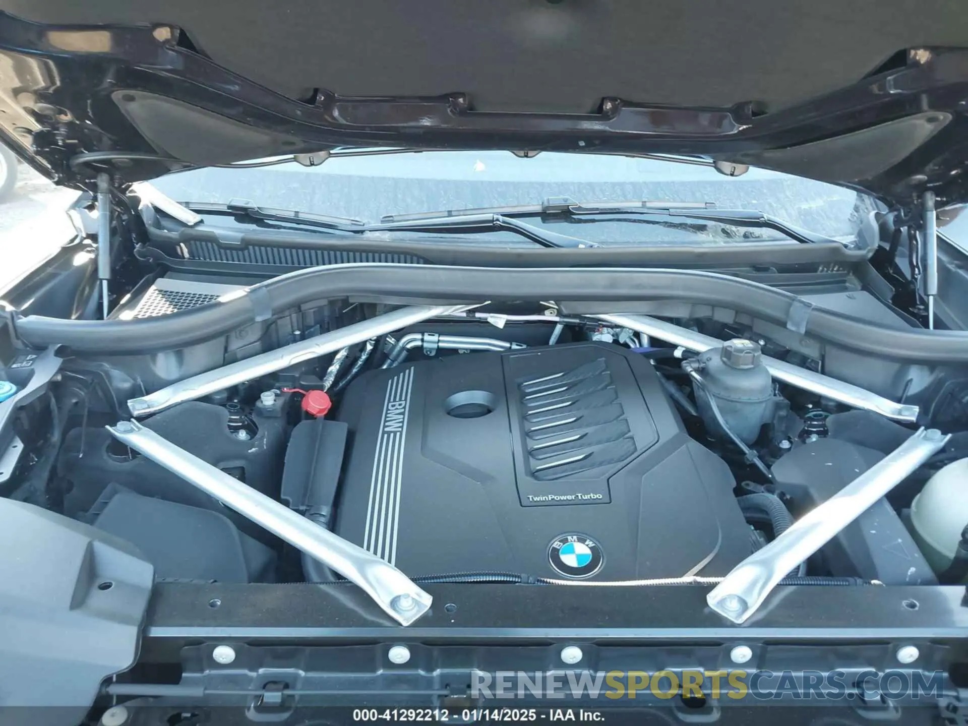 10 Photograph of a damaged car 5UXCW2C07N9K37556 BMW X7 2022
