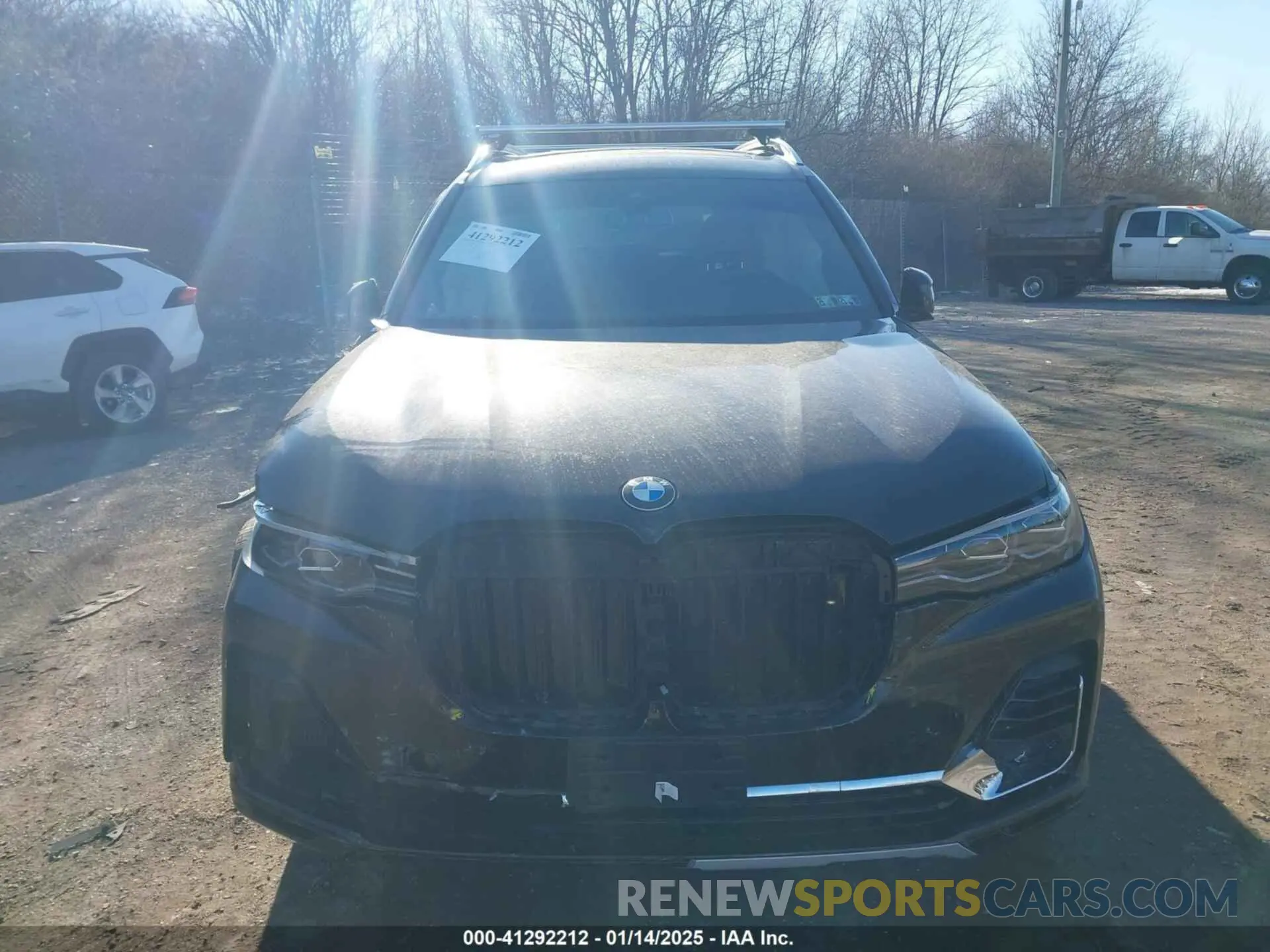 12 Photograph of a damaged car 5UXCW2C07N9K37556 BMW X7 2022