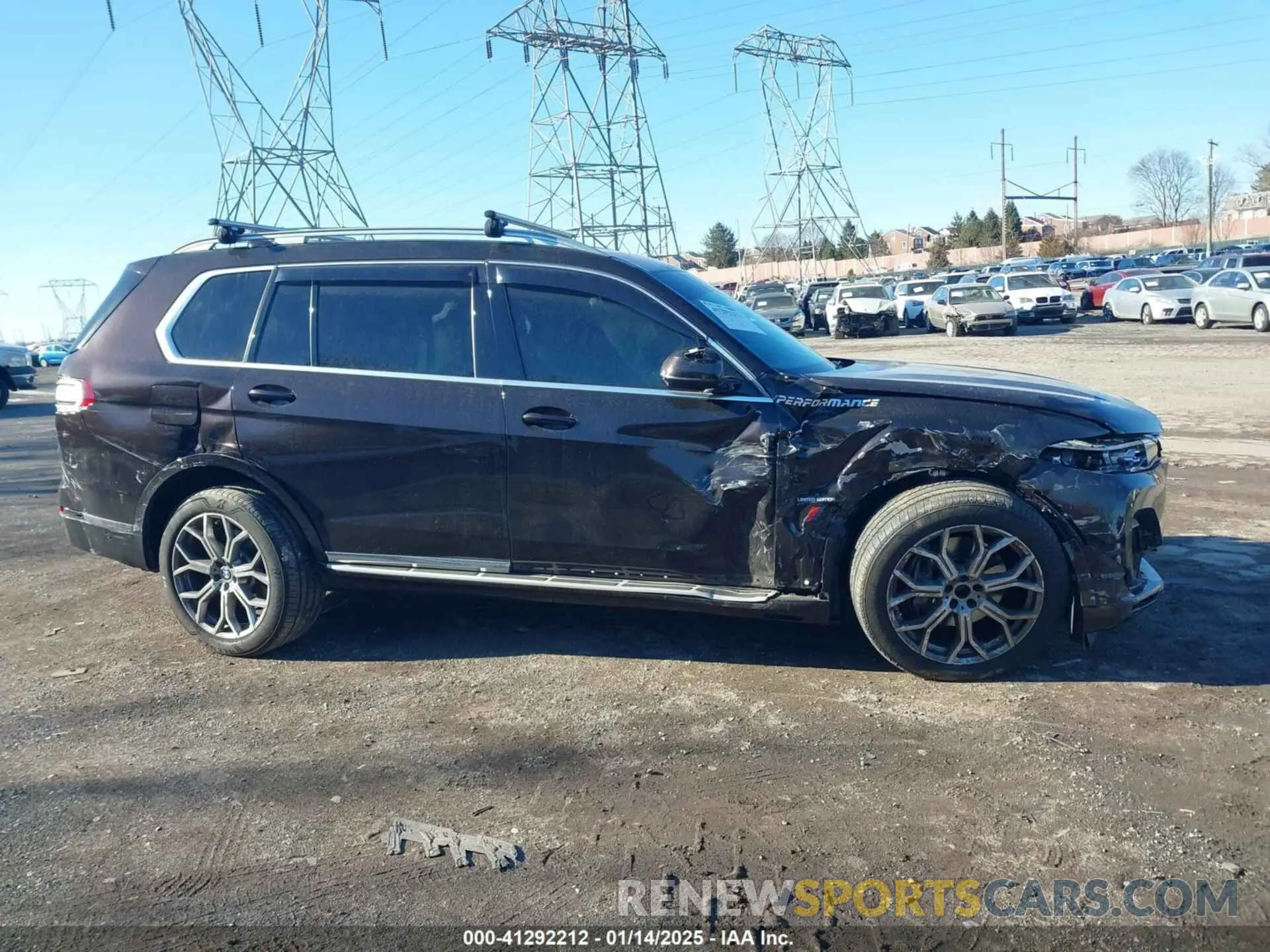 13 Photograph of a damaged car 5UXCW2C07N9K37556 BMW X7 2022