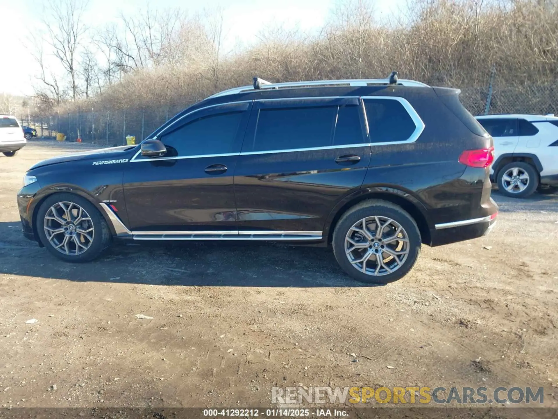 14 Photograph of a damaged car 5UXCW2C07N9K37556 BMW X7 2022