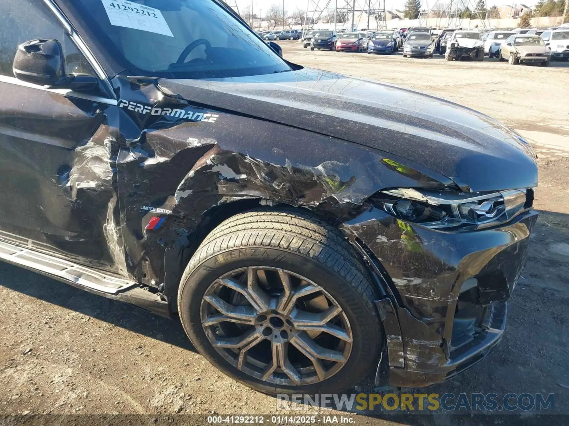 6 Photograph of a damaged car 5UXCW2C07N9K37556 BMW X7 2022