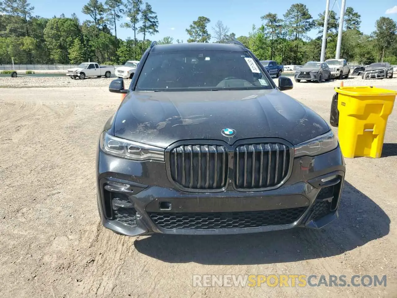 5 Photograph of a damaged car 5UXCW2C07N9K42630 BMW X7 2022