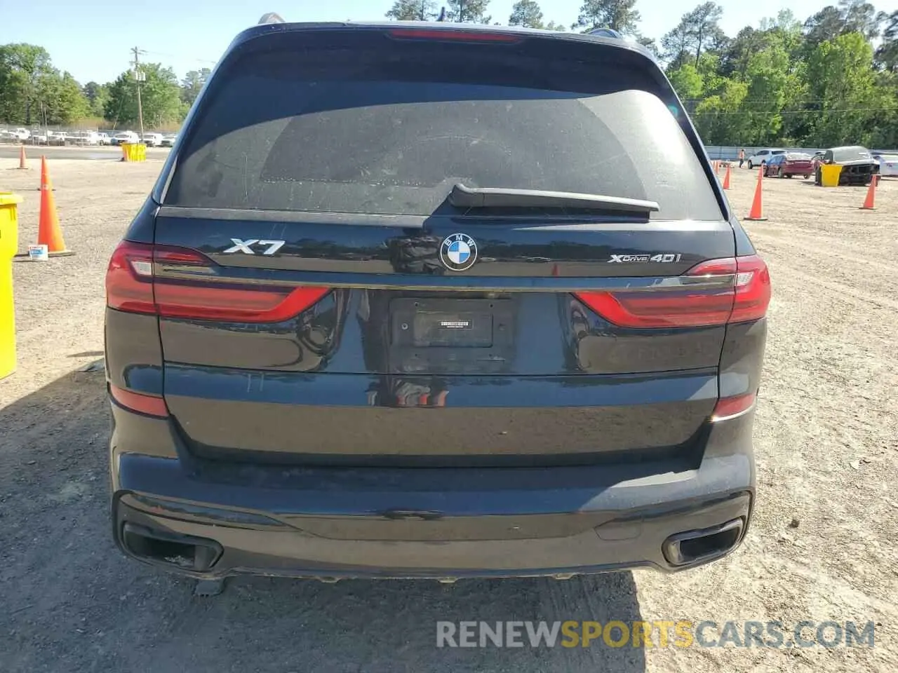 6 Photograph of a damaged car 5UXCW2C07N9K42630 BMW X7 2022