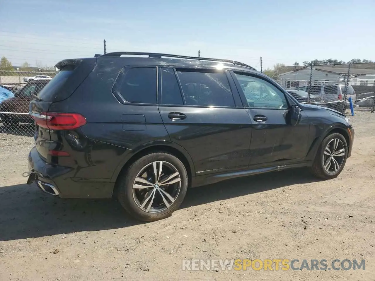 3 Photograph of a damaged car 5UXCW2C07N9L74738 BMW X7 2022