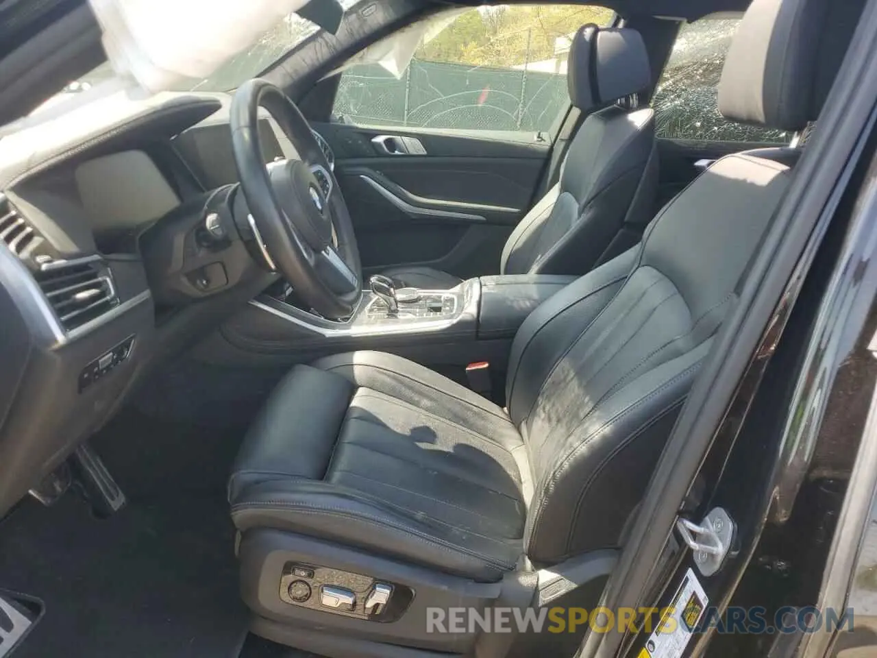 7 Photograph of a damaged car 5UXCW2C07N9L74738 BMW X7 2022
