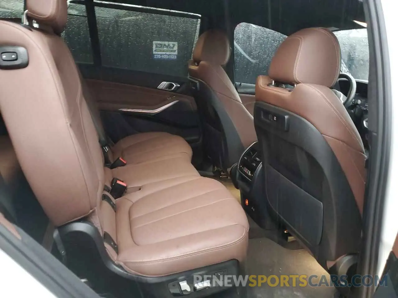 11 Photograph of a damaged car 5UXCW2C07N9M77593 BMW X7 2022