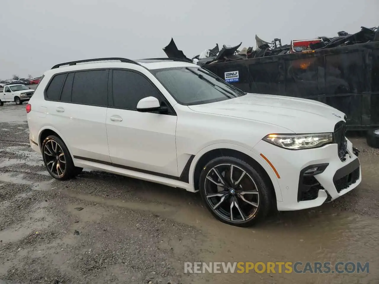 4 Photograph of a damaged car 5UXCW2C07N9M77593 BMW X7 2022