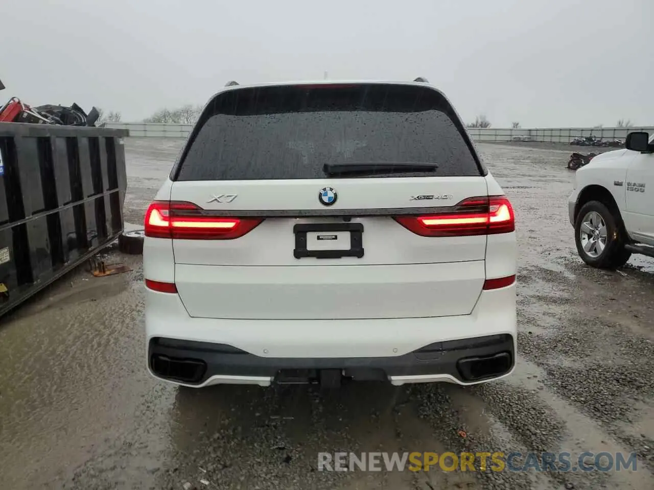 6 Photograph of a damaged car 5UXCW2C07N9M77593 BMW X7 2022