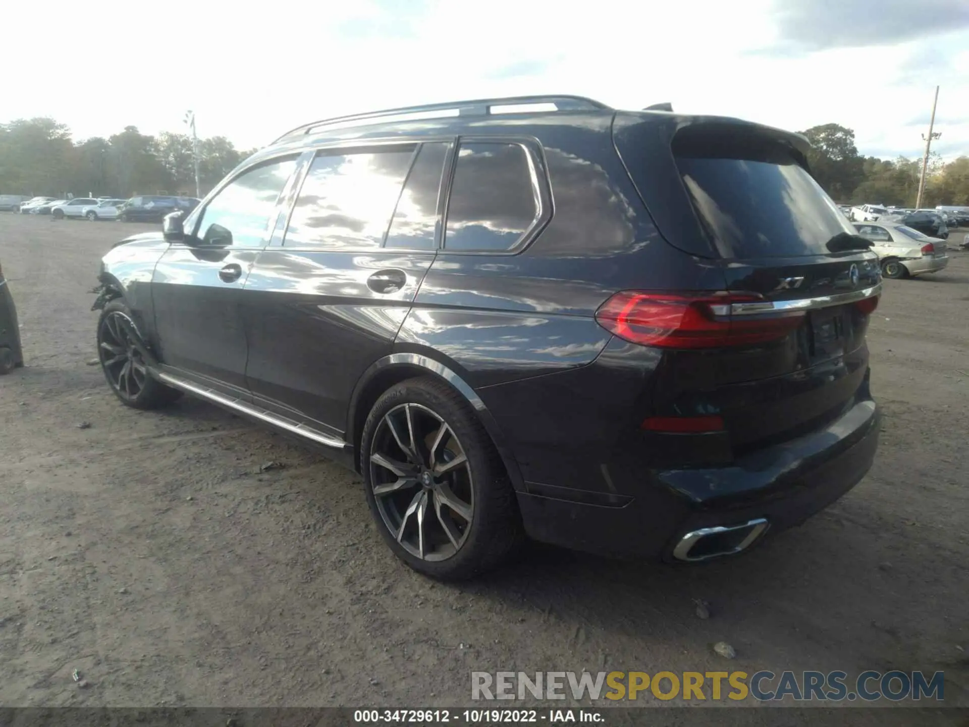 3 Photograph of a damaged car 5UXCW2C07N9N11323 BMW X7 2022