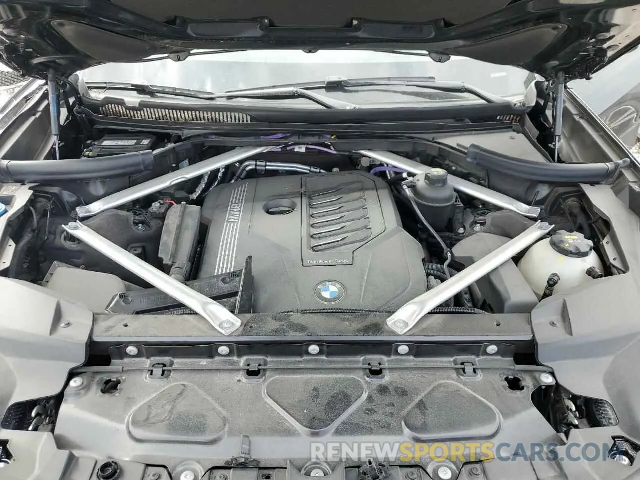 12 Photograph of a damaged car 5UXCW2C08N9M04698 BMW X7 2022