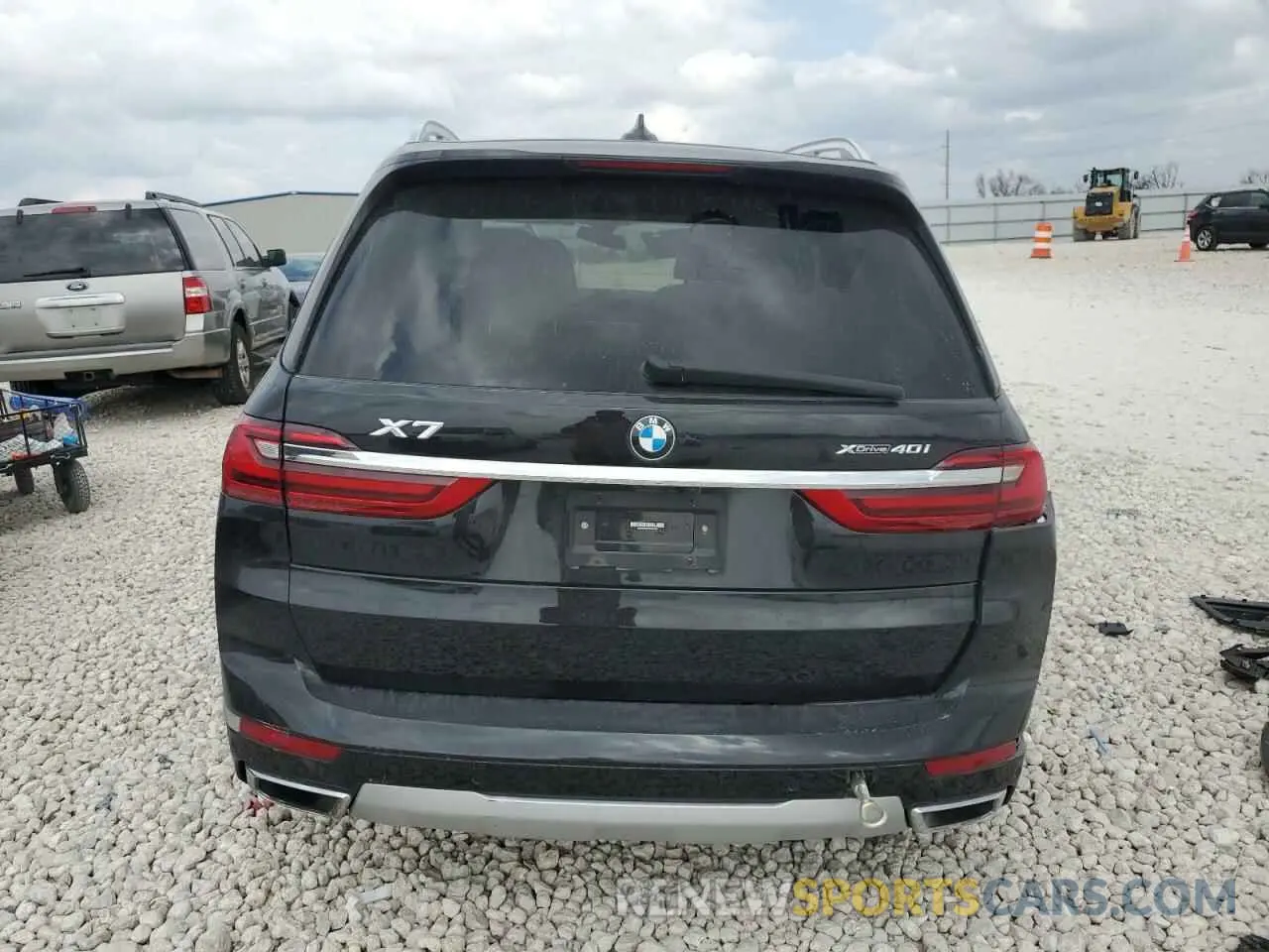 6 Photograph of a damaged car 5UXCW2C08N9M04698 BMW X7 2022