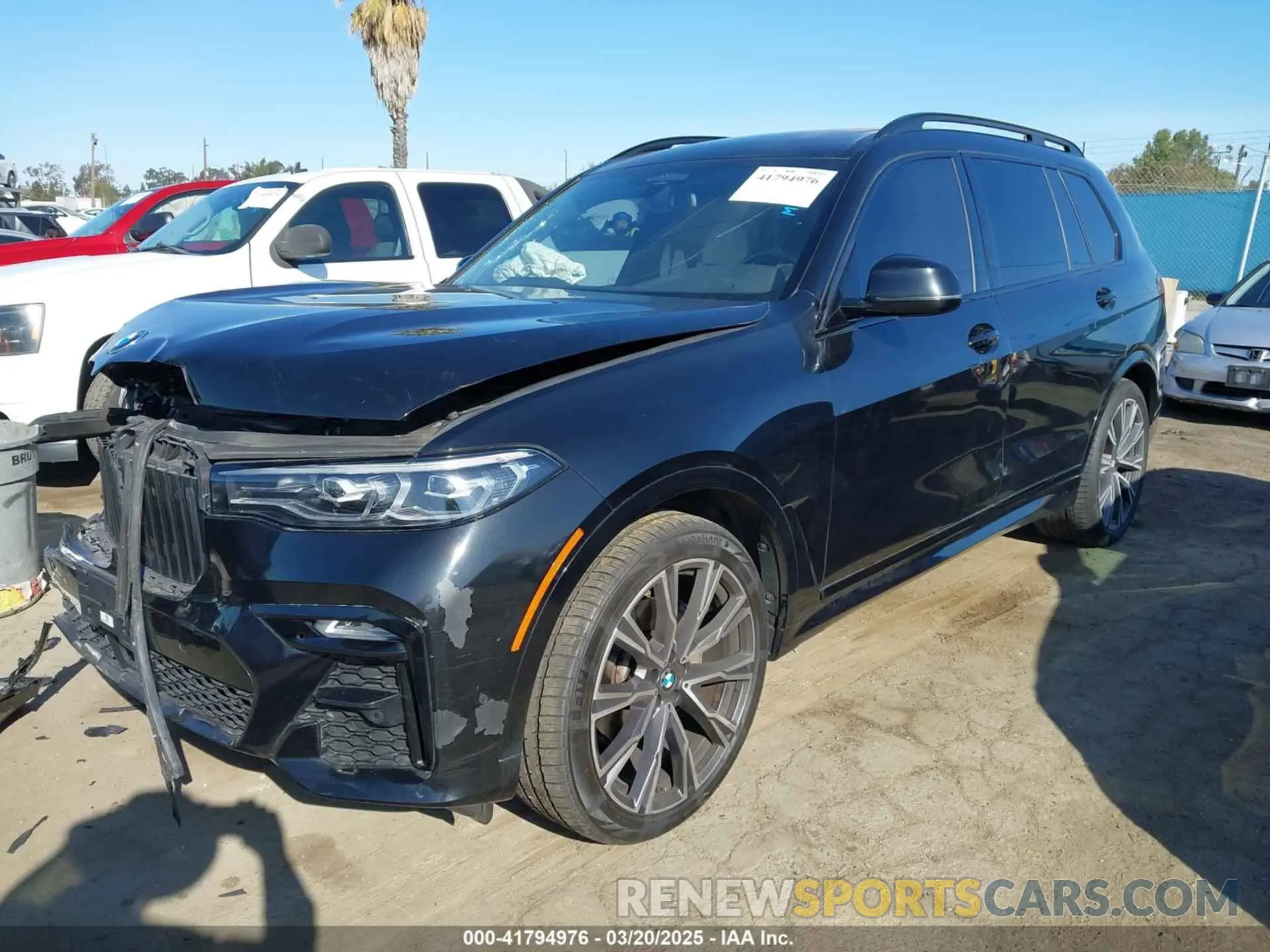 2 Photograph of a damaged car 5UXCW2C09N9K56397 BMW X7 2022
