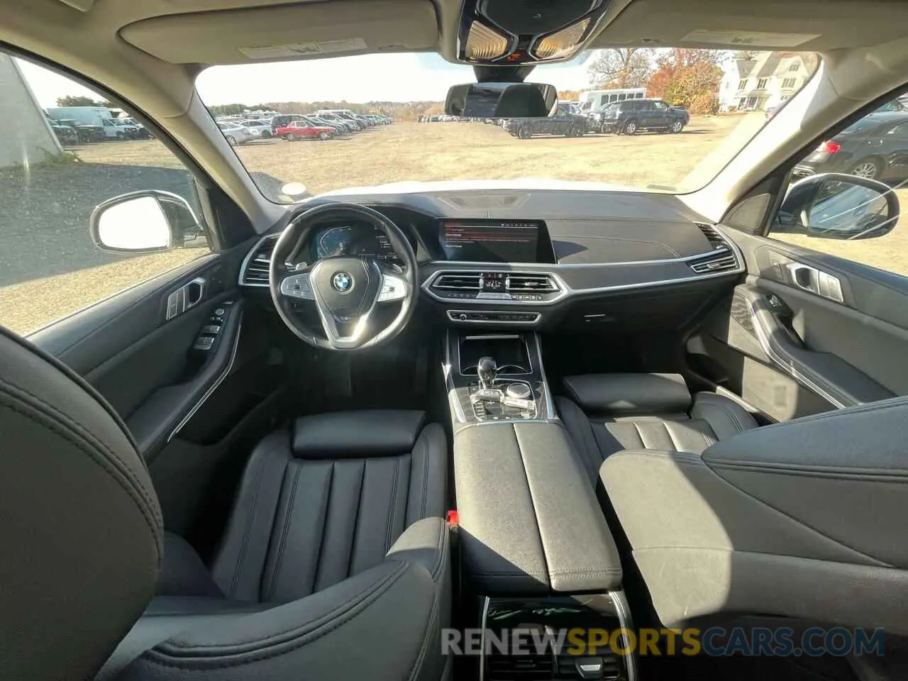 8 Photograph of a damaged car 5UXCW2C0XN9M56737 BMW X7 2022