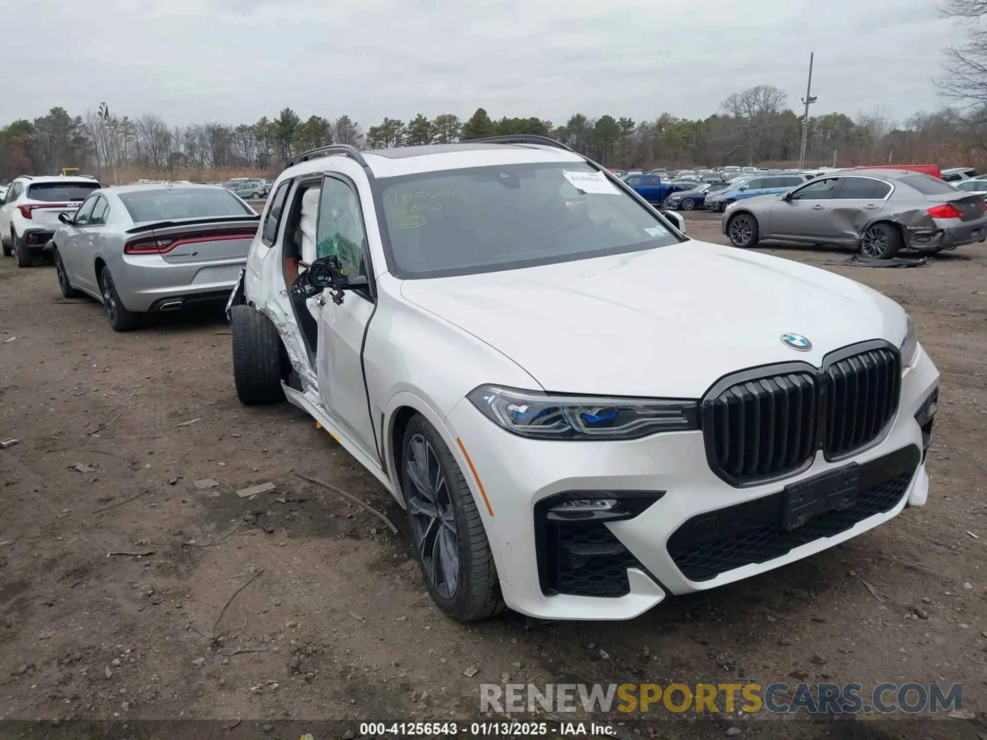 1 Photograph of a damaged car 5UXCX6C00N9K19775 BMW X7 2022